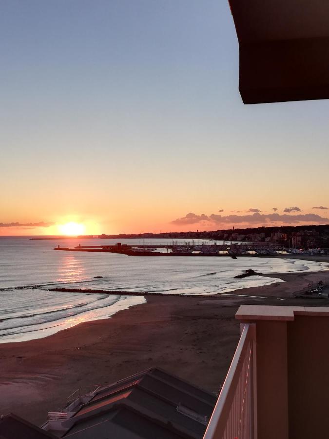 Apartmán La Terrazza Sul Tirreno Nettuno Exteriér fotografie